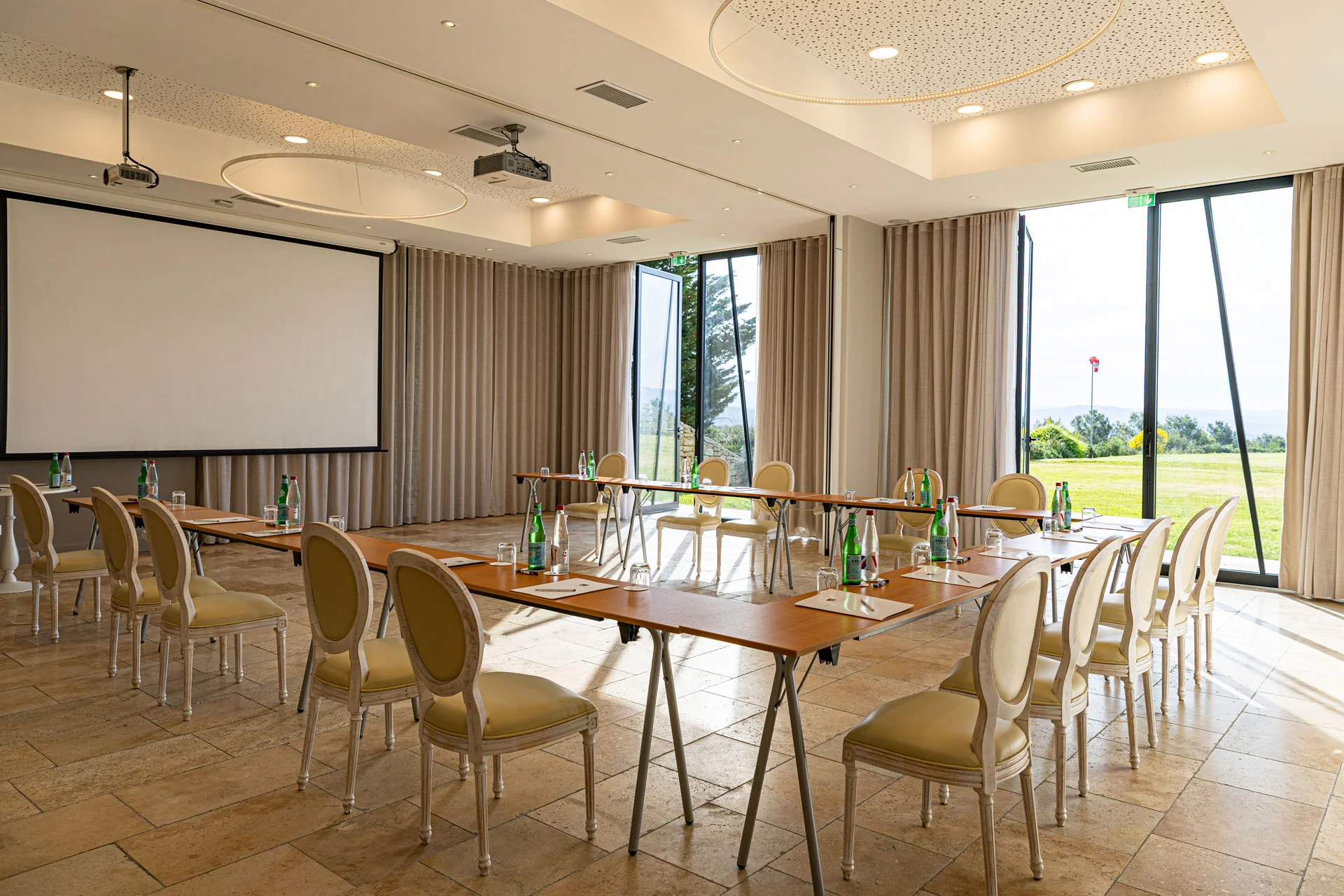 le-mas-des-herbes-blanches-petit-seminaires-01